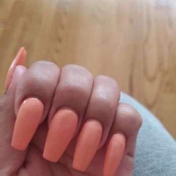 Happy Nails Boutique - uneven nail polish applications and shape - Nail Salons Near Me - Chicago, Illinois Happy Nails Boutique - uneven nail polish applications and shape - Nail Salons Near Me - Chicago, Illinois