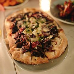 The Bird & Bottle Inn - Mushroom flatbread