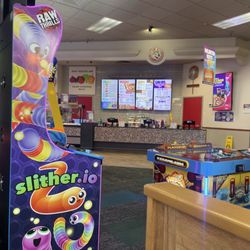 Chuck E. Cheese - Counter
