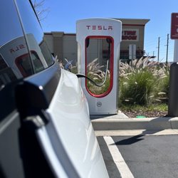 Tesla Supercharger - Davenport