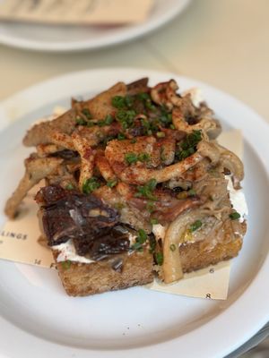 Percy Restaurant & Bar by null