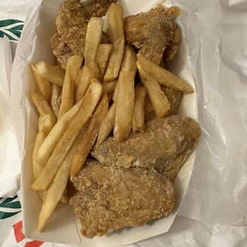 Harold's Chicken Shack - 6 pc wing meal - Chicken Shop Near Me - Chicago, Illinois