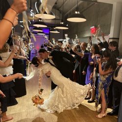 The Wedding Dance Specialists - Our students sizzle during their send off!