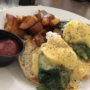 Michael's Grill - Florentine Benedict: heard it was good - Seafood Near Me - Tampa, Florida