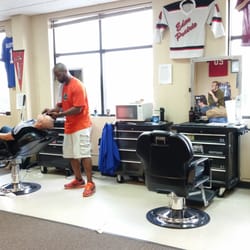 Dick's Sports Barbers - Greg giving a straight shave