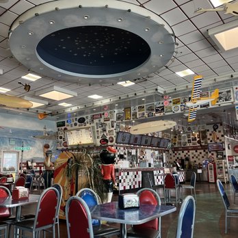 Legends Classic Diner - the interior of the diner - American Near Me - Glendora, California