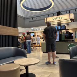 Pattersonville Travel Plaza - Not any people so not sure why we waited 40 minutes for food .