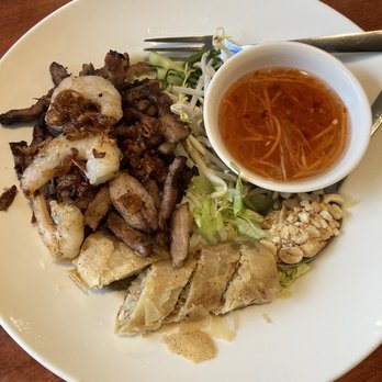 Noodle House - Shrimp and pork vermicelli - Vietnamese Near Me - Grand Island, Nebraska