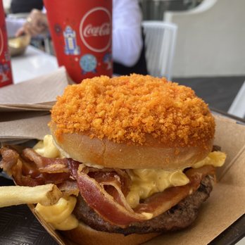 Cosmic Ray's Starlight Café - Mission to Mars burger - Sandwiches Near Me - Orlando, Florida