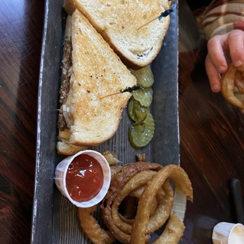 Clancy's - Single patty "patty melt" w/$4 up-charge onion rings - Irish Near Me - Sherwood, Oregon