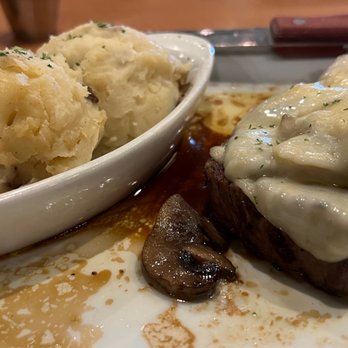 Lucky's Steakhouse - Lucky's Prime Time - Steakhouses Near Me - Okemos, Michigan