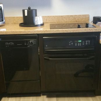 Best Western Plus Manhattan Beach Hotel - Dishwasher and full oven in the king suite....nice! - Hotels Near Me - Manhattan Beach, California Best Western Plus Manhattan Beach Hotel - Dishwasher and full oven in the king suite....nice! - Hotels Near Me - Manhattan Beach, California