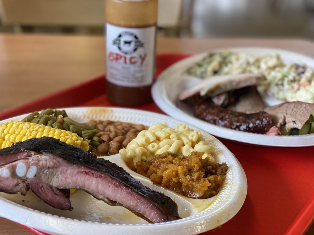 Riley's Pit BBQ, Lockhart Roadtrippers