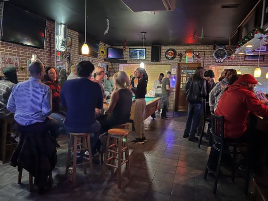 Akikos Karaoke Club by null