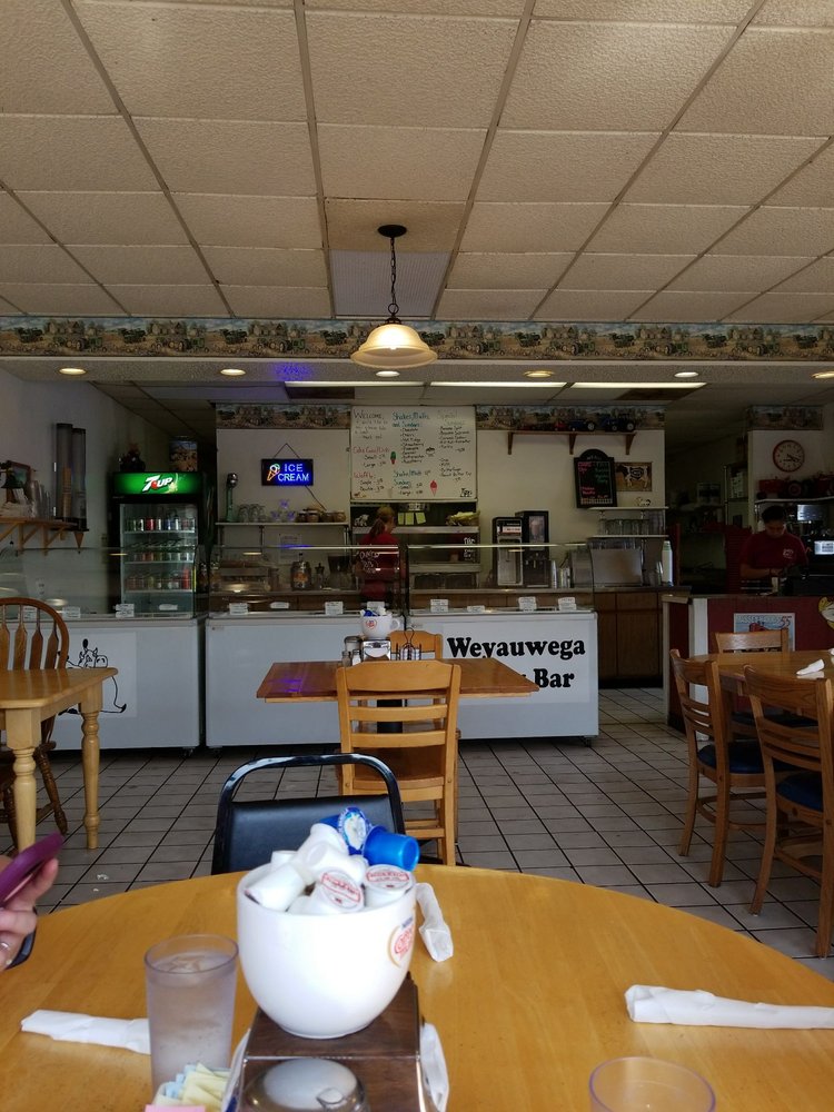 WEYAUWEGA DAIRY BAR Updated September 2024 316 N Mill St, Weyauwega
