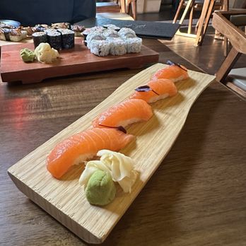 Leezakaya - Salmon Nigiri - Izakaya Near Me - Aurora, Colorado