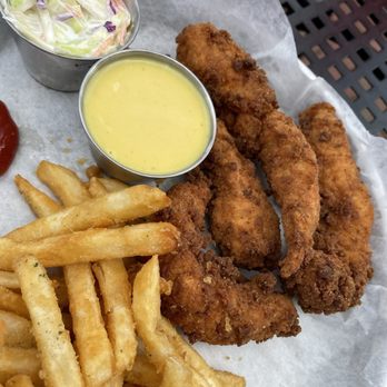 Creatwood Tavern - Cocktail Bars Near Me - Smyrna, Georgia