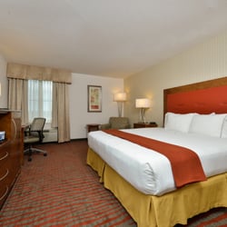Holiday Inn Express - All guest rooms include a microwave and refrigerator