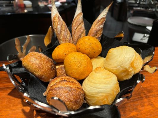 L'Atelier de Joel Robuchon Roppongi Hills Restaurant by null