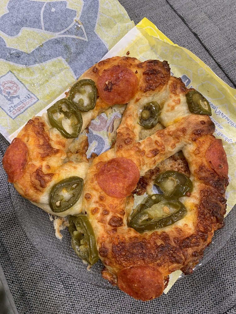 WETZEL’S PRETZELS 24 Photos & 45 Reviews Pretzels 189 The Grove