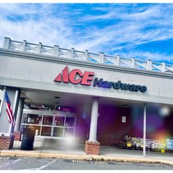 Costello's Ace Hardware of La Plata - Storefront