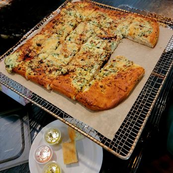 The Roaming Table - Roaming Table Williamsville D'avolio Kitchen Pizza - Tours Near Me