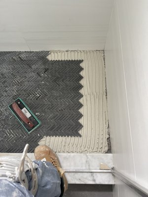 Quincos construction Logo