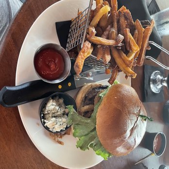 The Hangry Bison - New American Near Me - Winter Park, Florida