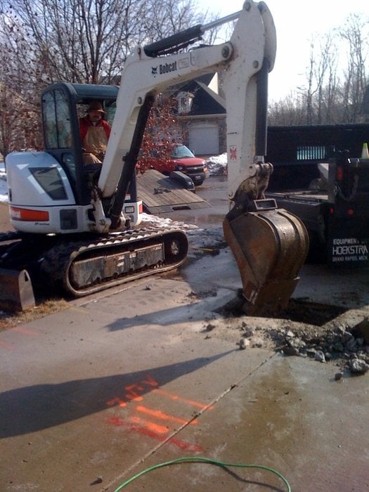 Slide of Associated Plumbing & Sewer Service