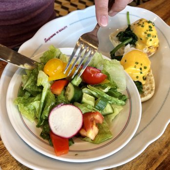 Cafe Landwer - Rutherford & Bathurst - Cafes Near Me - Maple, Ontario Cafe Landwer - Rutherford & Bathurst - Cafes Near Me - Maple, Ontario