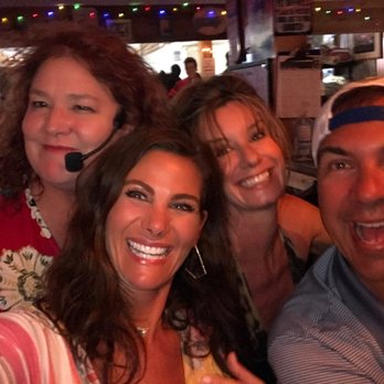 Redd's Pub - Redd - Burgers Near Me - Santa Rosa Beach, Florida