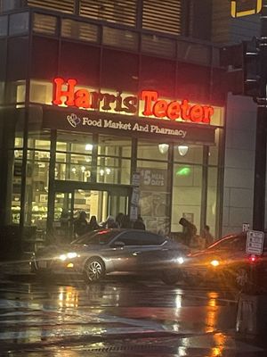 Harris Teeter by null