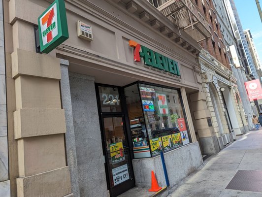 7-Eleven by null