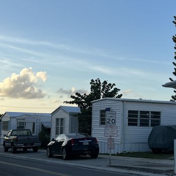 Briny Breezes - Parking Near Me - Boynton Beach, Florida