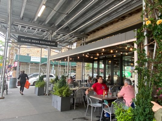 Gracie Mews Diner by null