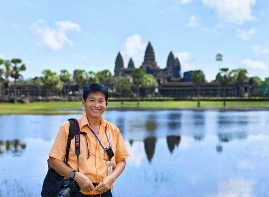 Overseas Adventure Travel by null