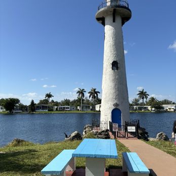 The New Lighthouse Caffe - A lighthouse is at the back of the building, not possible to go inside. - Cafes Near Me - Fort Lauderdale, Florida