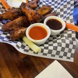 The Redlands Underground Restaurant and Bar - Everytime I get wings here just fire