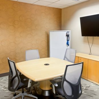 Regus - Oak Brook Pointe - Shared Office Spaces Near Me - Oak Brook, Illinois