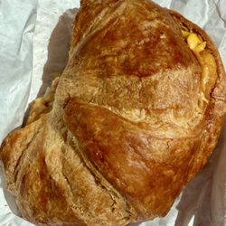 Dunkin' - Chicken, cheese and bacon croissant