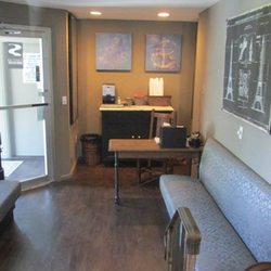 Eclipps Salon - Entrance & Waiting Area