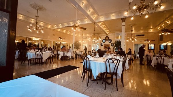 Antoine's Restaurant by null