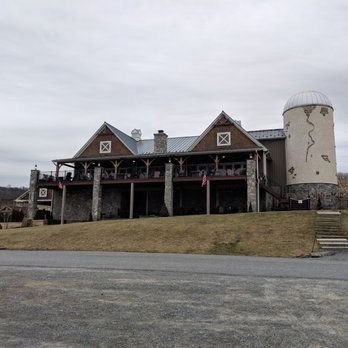 Creek's Edge Winery - Wineries Near Me - Lovettsville, Virginia