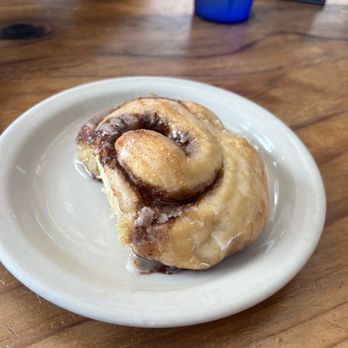 Bouldin Creek Cafe - Cinnamon roll - Vegetarian Near Me - Austin, Texas