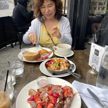 H Cafe - Breakfast & Brunch Near Me - Los Angeles, California H Cafe - Breakfast & Brunch Near Me - Los Angeles, California