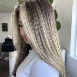 Lehcar Láuren Salon