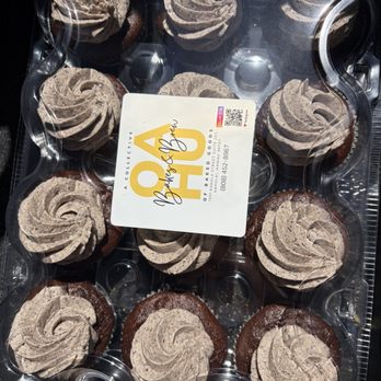 Oahu Bakes & Brew - Chocolate cuppies w/ Oreo cookie frosting - Custom Cakes Near Me - Kapolei, Hawaii