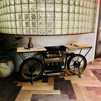 Thompson Austin, by Hyatt - Hotels Near Me - Austin, Texas
