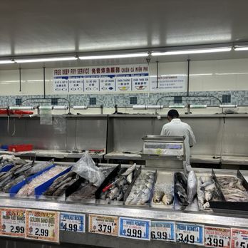 Hoa Binh Rosemead Supermarket - Fry station - International Grocery Near Me - Rosemead, California Hoa Binh Rosemead Supermarket - Fry station - International Grocery Near Me - Rosemead, California