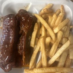 Hibiscus Cafe and Bar - Ribs & fries